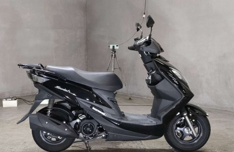 Скутер Suzuki SWISH125 (8253)