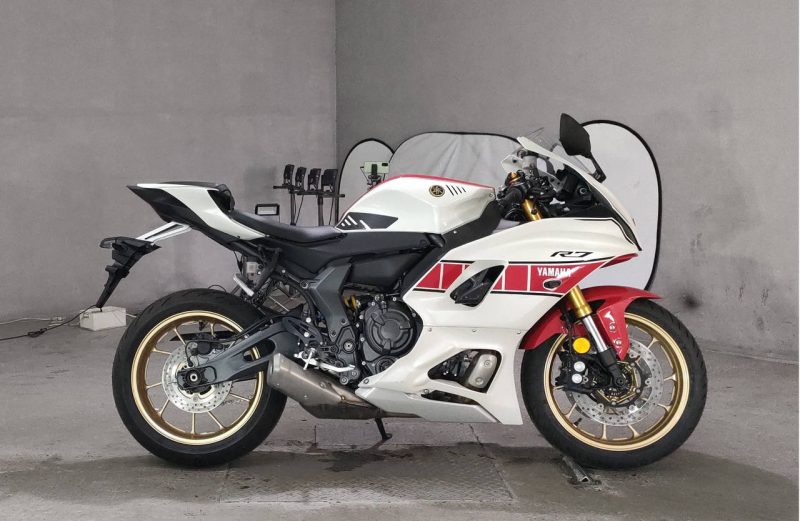 Мотоцикл Yamaha YZF-R7 (7277)
